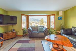 Dream Retreat with Hot Tub by StayIn