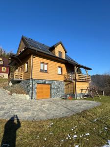 Huba 59, domek w Gorcach z pięknym widokiem na Tatry i Jezioro Czorsztyńskie