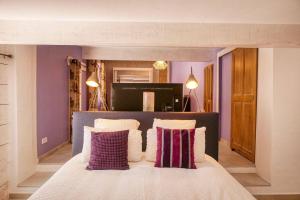 Maisons d'hotes Le Hameau Fleur de Pierres , Chambre , Gite et Table d'Hotes : photos des chambres