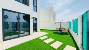 Family Heaven - Private Villa - Private Community Beach - Brand New - Playstation and Games - Close to the Casino being built