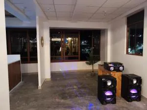 Golden Garden - Leimebamba