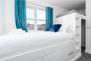 4BDR house,8 guests, Contractor Stays , Holiday home, Free Parking, Reliable WiFi, Worksite and Amenities Nearby!