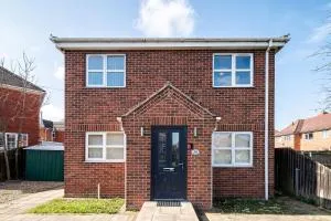 4BDR house,8 guests, Contractor Friendly, Holiday home, Close to Amenities - Barnby Dun