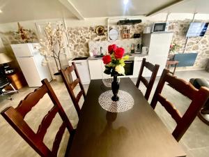Maisons de vacances Maison des Vignes avec menage, draps et serviettes inclus : photos des chambres