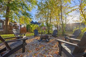 The Luxe Hot Tub Playground 12 Min to Horse Park