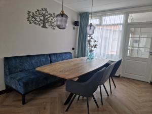 Modern spacious holiday home within walking distance of the North Sea beach in De Koog