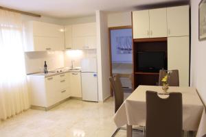 Apartment Maja Bilo A2