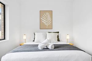 Nerang to Surf - Riverside Escape near Paradise Buzz