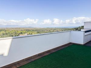 Penthouse Apartment with Sea Views