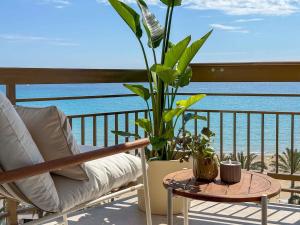 Sofisticación y elegancia en playa del Postiguet