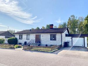 Ferienhaus mit Sauna nah zum Bade- und Angelsee