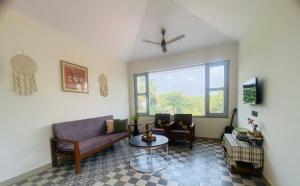 1BHK flat near beach Couple bathtub Pvt terrace