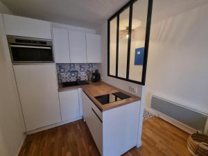 Appartements Magnifique vue plage a 50m, WIFI, tres joli et moderne appt 1 chambre, 4 couchages 2 adultes 2 enfants : photos des chambres