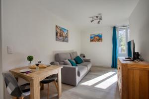 Appartements 2 pieces, charmant, central, climatise, Amorada  : photos des chambres