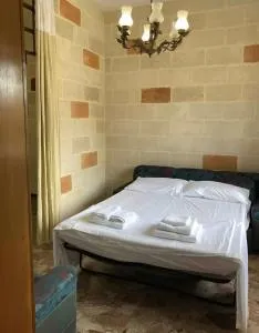 House with Garden 30 meters from the Sea - Torre Squillace