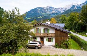 Three-Bedroom House room in Fewo Lauer