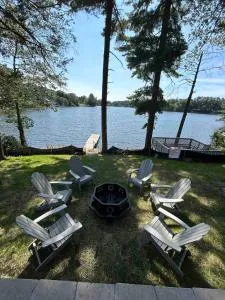 Thompson Lake Front Home - Holland