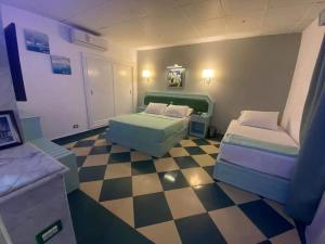 Riviera Beach Chalets