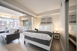 Discounted Elegant Yorkville Suite