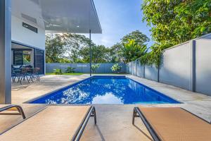CASA SERENITY , brand new house, walk 2 beach, private pool, wifi, PURA VIDA!!!!