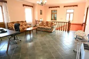 Holiday villa! - Sakës