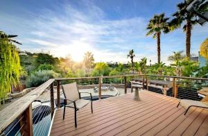 Serene hillside oasis with pool - 20 min to beach