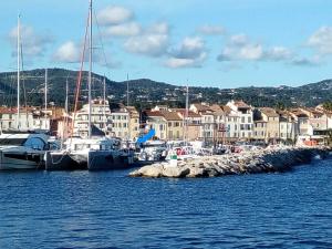 Appartements Pied a terre, sejour idyllique face a la mer classe 2 etoiles : photos des chambres