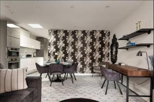 Casa Queen Hotel Elegant Suite w Patio BBQ Grill
