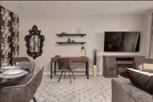 Casa Queen Hotel Elegant Suite w Patio BBQ Grill