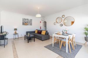 Monis Place-modern Apartment With Sunny Balcony