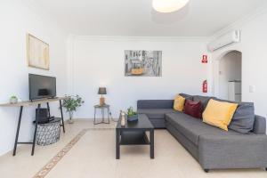 Monis Place-modern Apartment With Sunny Balcony