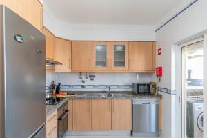 Monis Place-modern Apartment With Sunny Balcony