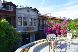 Royalis Boutique Suites