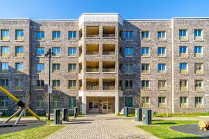 Luxury Barking Apartment Near City Airport - With Gym And Free Parking Sleeps 8