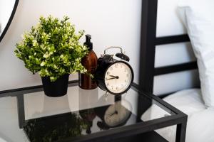 Luxury Barking Apartment Near City Airport - With Gym And Free Parking Sleeps 8