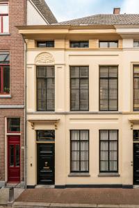 Zocher6 a monumental town house in the city center