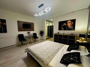 GOLDEN MIRAGE Militari Residence