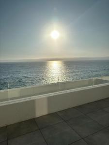 Depto privado con vista despejada al mar en 1 línea, terraza 20 mts y estacionamiento con acceso desde el borde costero