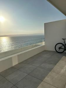 Depto privado con vista despejada al mar en 1 línea, terraza 20 mts y estacionamiento con acceso desde el borde costero