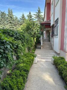 Family-friendly House with Garden Konya
