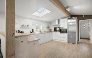 Awesome Home In Dronningmølle With Wifi