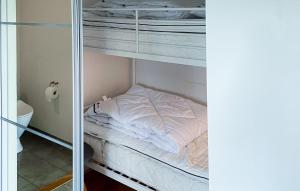 Cozy Home In Væggerløse With Wifi