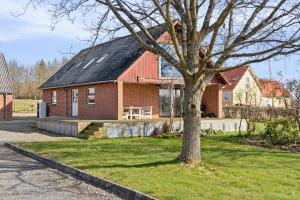 Renovated House With View And Large Terrace