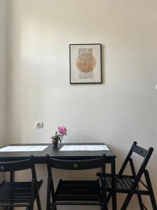 MIAMO apart Вірменська