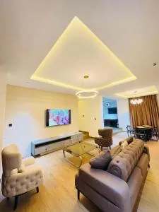 Bolton White Apartment - Wupa