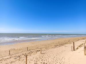 Maisons de vacances Maison a 700m de la plage, 4 chambres, WIFI, animaux acceptes - Notre-Dame-de-Monts - FR-1-540-175 : photos des chambres