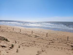 Maisons de vacances Maison a 700m de la plage, 4 chambres, WIFI, animaux acceptes - Notre-Dame-de-Monts - FR-1-540-175 : photos des chambres