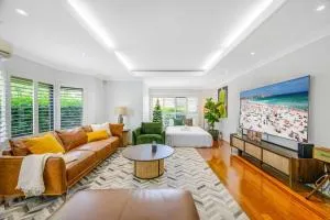 Maroubra Gem Close to Beach Sleep 16 - Sydney