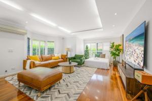 Maroubra Gem Close to Beach Sleep 16