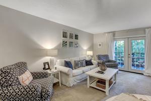 Wooded Views Seclude Condo
